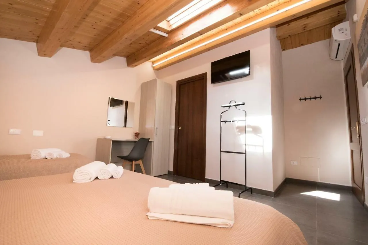 Casa Malaclà B&B Noto 2*,